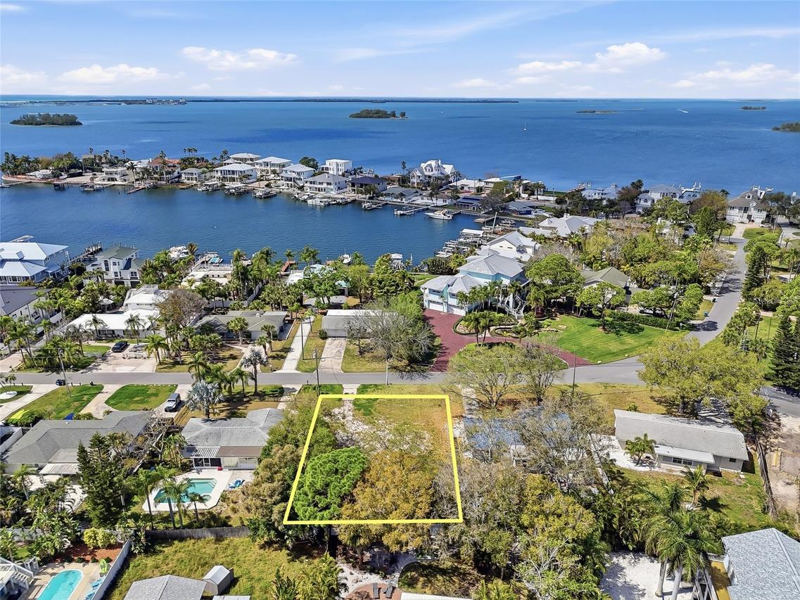 216 Shore Dr., Palm Harbor, FL 34683