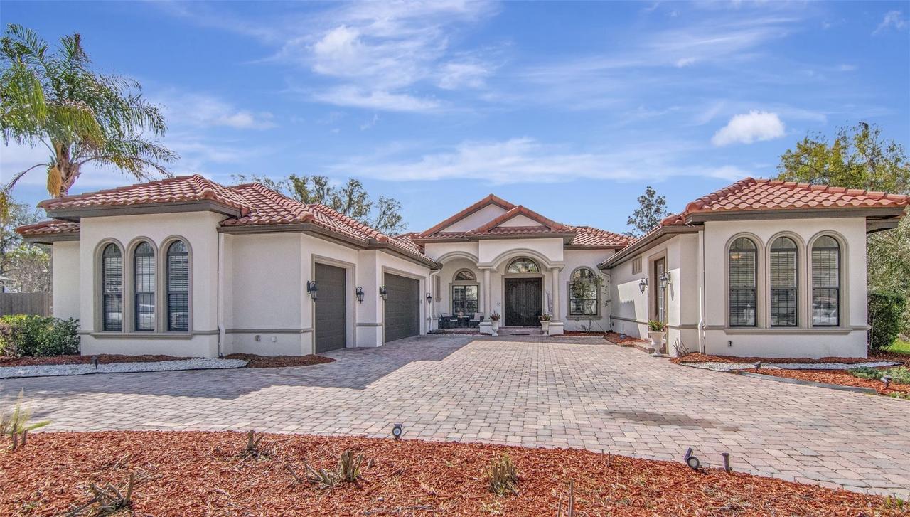 1022 Emerald Creek Dr., Valrico, FL 33596