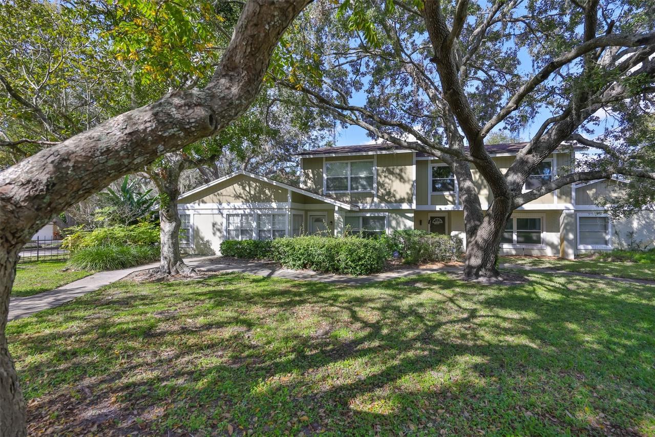 14805 Lake Forest Dr., Lutz, FL 33559