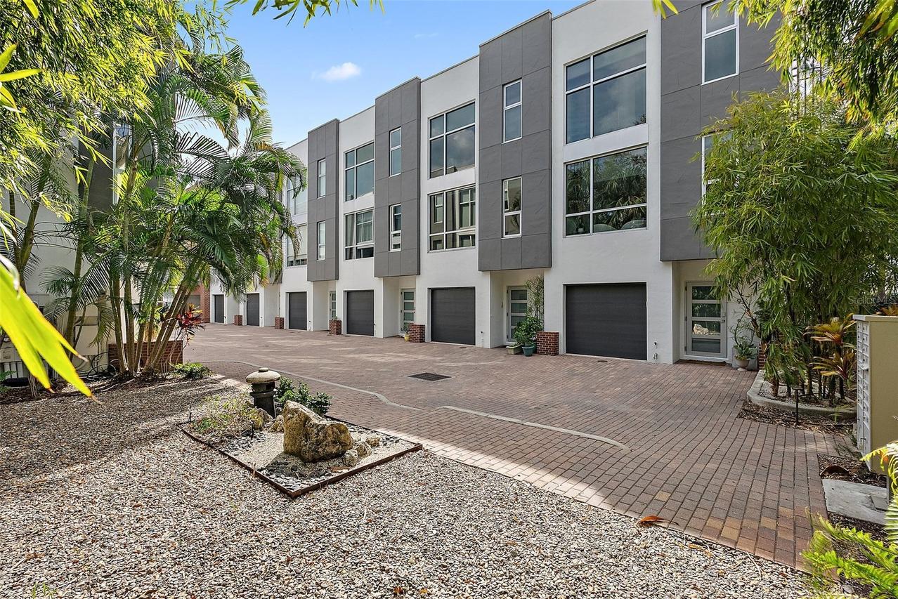 325 5th Ave. #10, St Petersburg, FL 33701