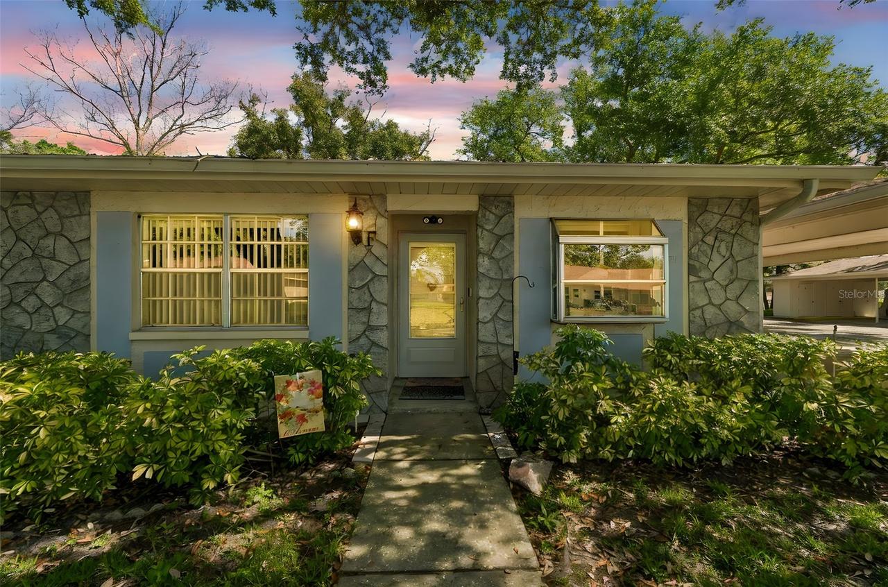 2231 Lark Cir. #F, Palm Harbor, FL 34684