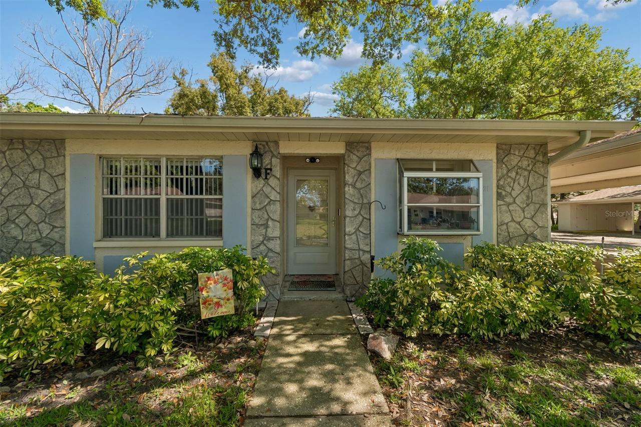 2231 Lark Cir. #F, Palm Harbor, FL 34684