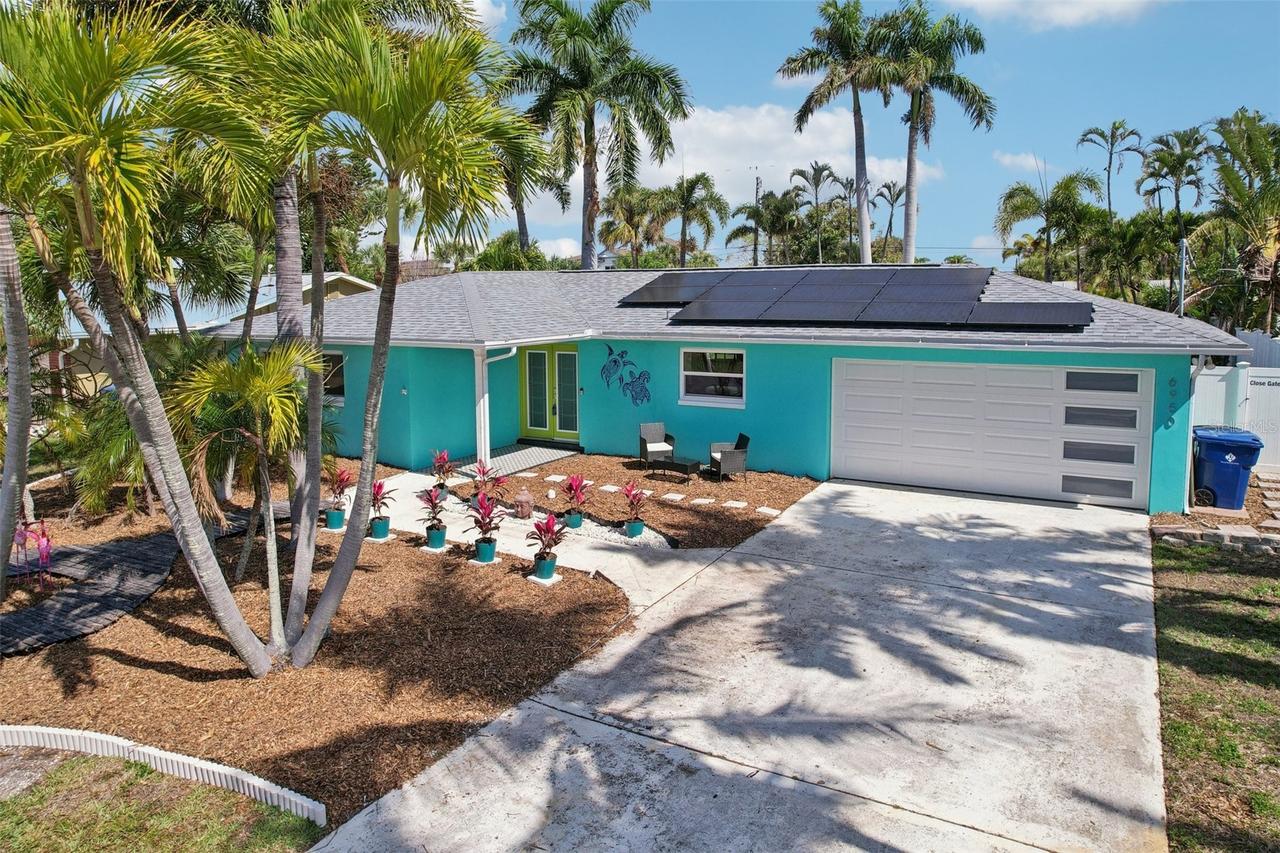 6950 Grande Vista Way, St Petersburg, FL 33707