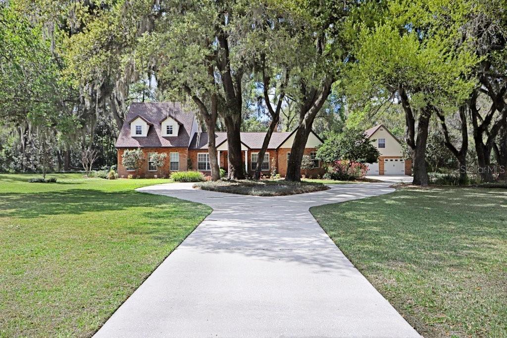 36805 Waterfall Dr., Dade City, FL 33525