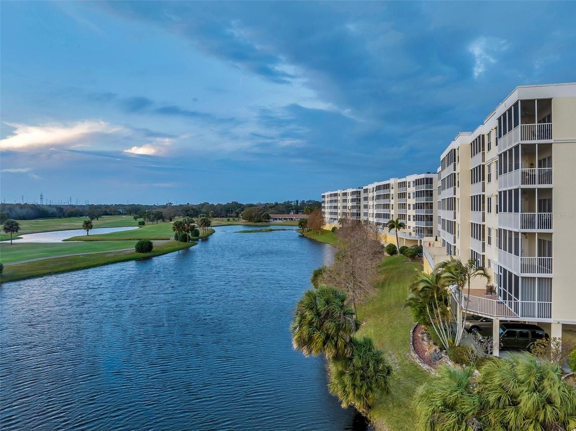 1200 Country Club Dr. #1206, Largo, FL 33771