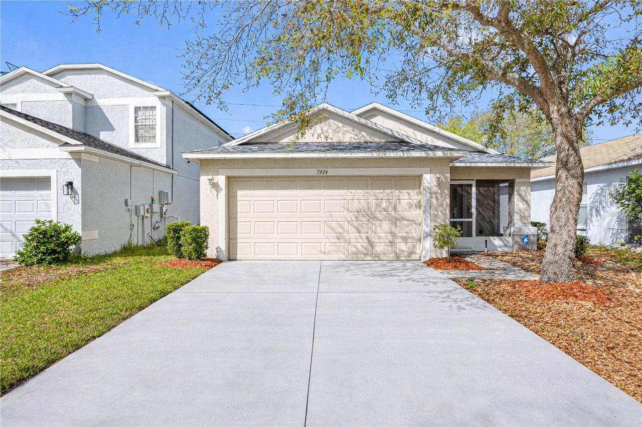 7924 Carriage Pointe Dr., Gibsonton, FL 33534