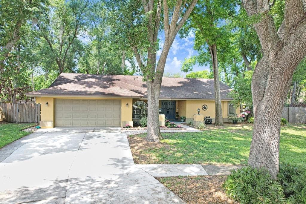 504 Triple Crown Ct., Seffner, FL 33584