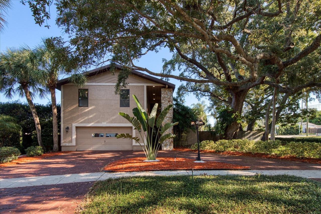 13703 Oak Forest Blvd., Seminole, FL 33776