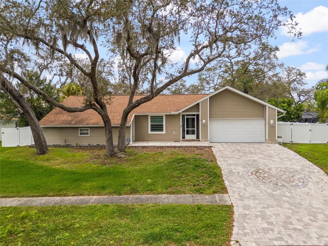 3088 Enisglen Dr., Palm Harbor, FL 34683