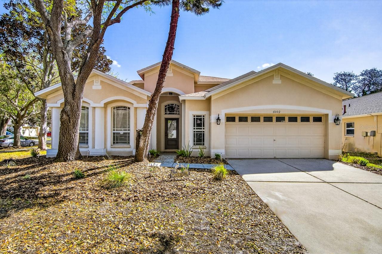6002 Martinglade Pl., Lithia, FL 33547