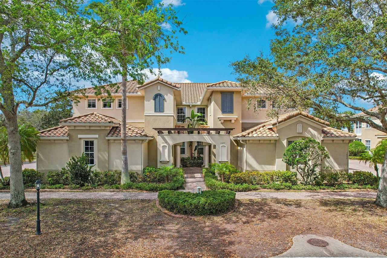 1435 Emerald Dunes Dr., Sun City Center, FL 33573