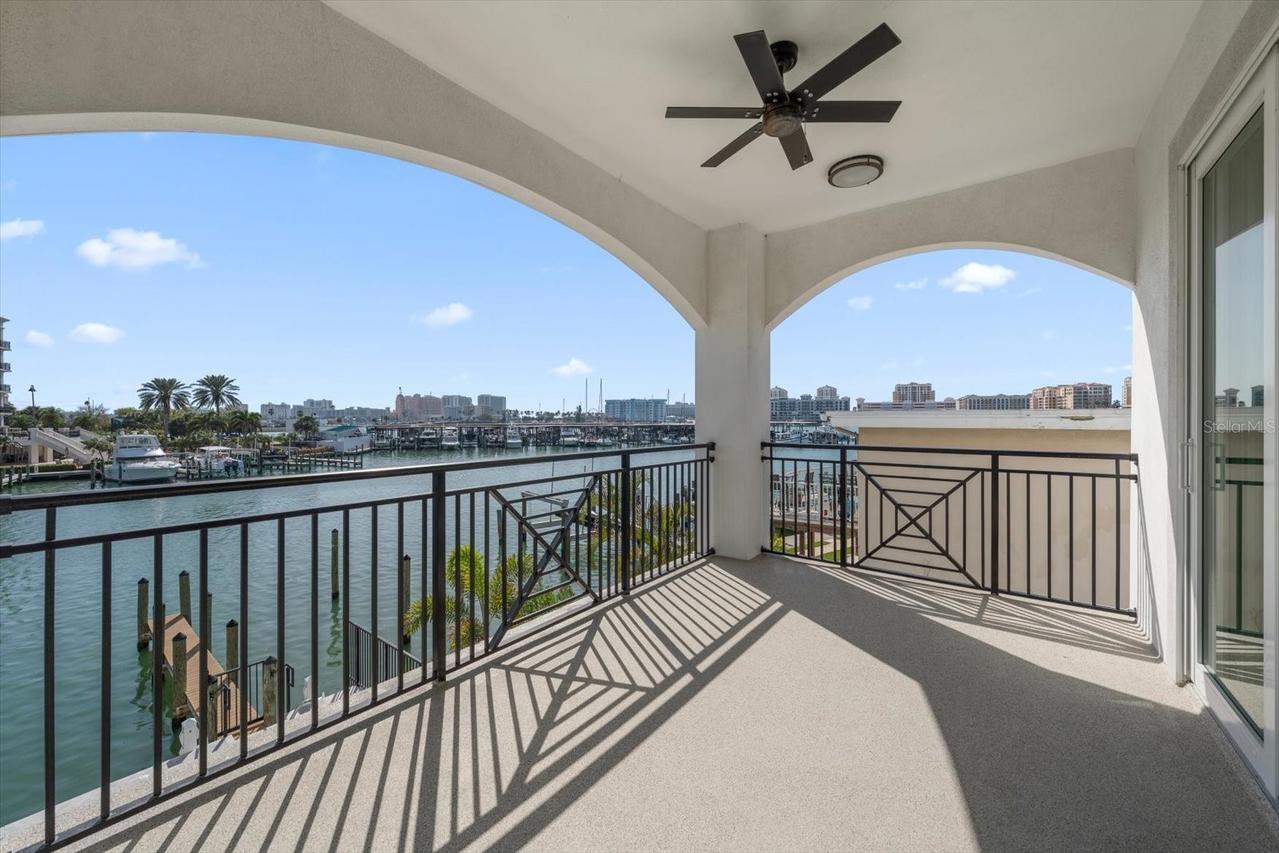 211 Dolphin Point #203, Clearwater, FL 33767