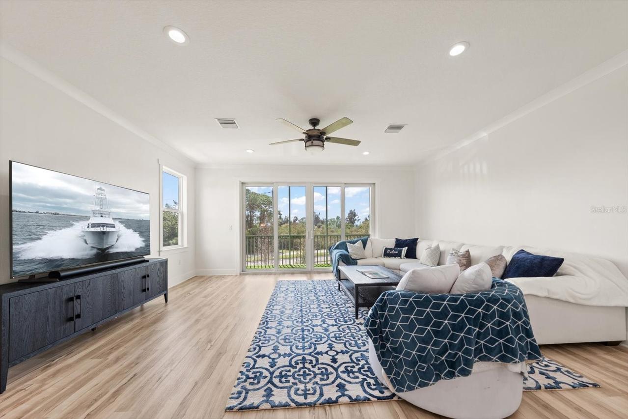 1297 Savona Dr., St Petersburg, FL 33702