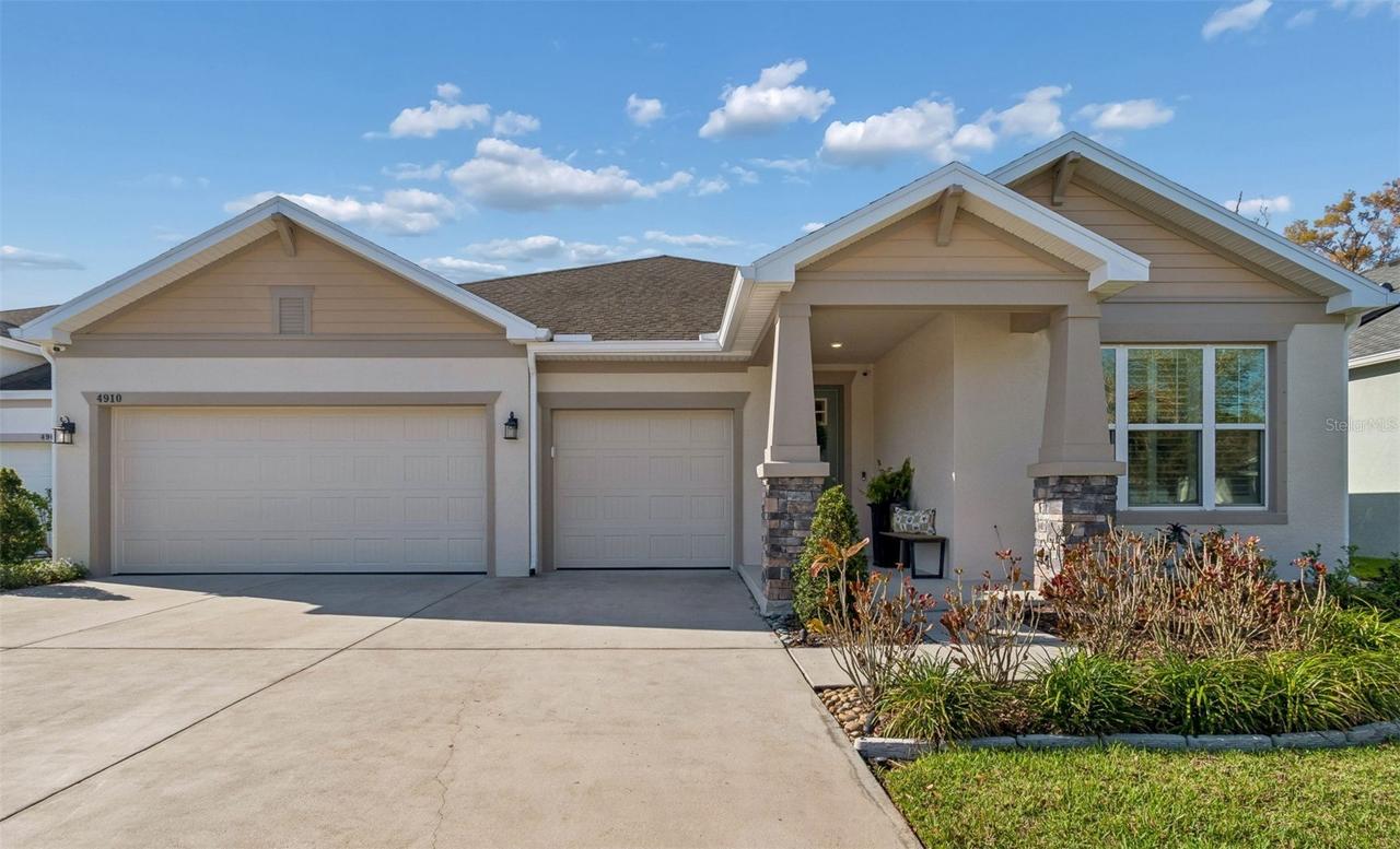 4910 Lakeshore Oaks Ct., Tampa, FL 33624