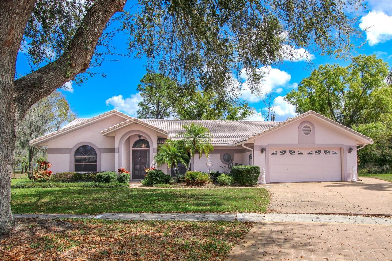 1003 Calle Rosa Pl., Sun City Center, FL 33573