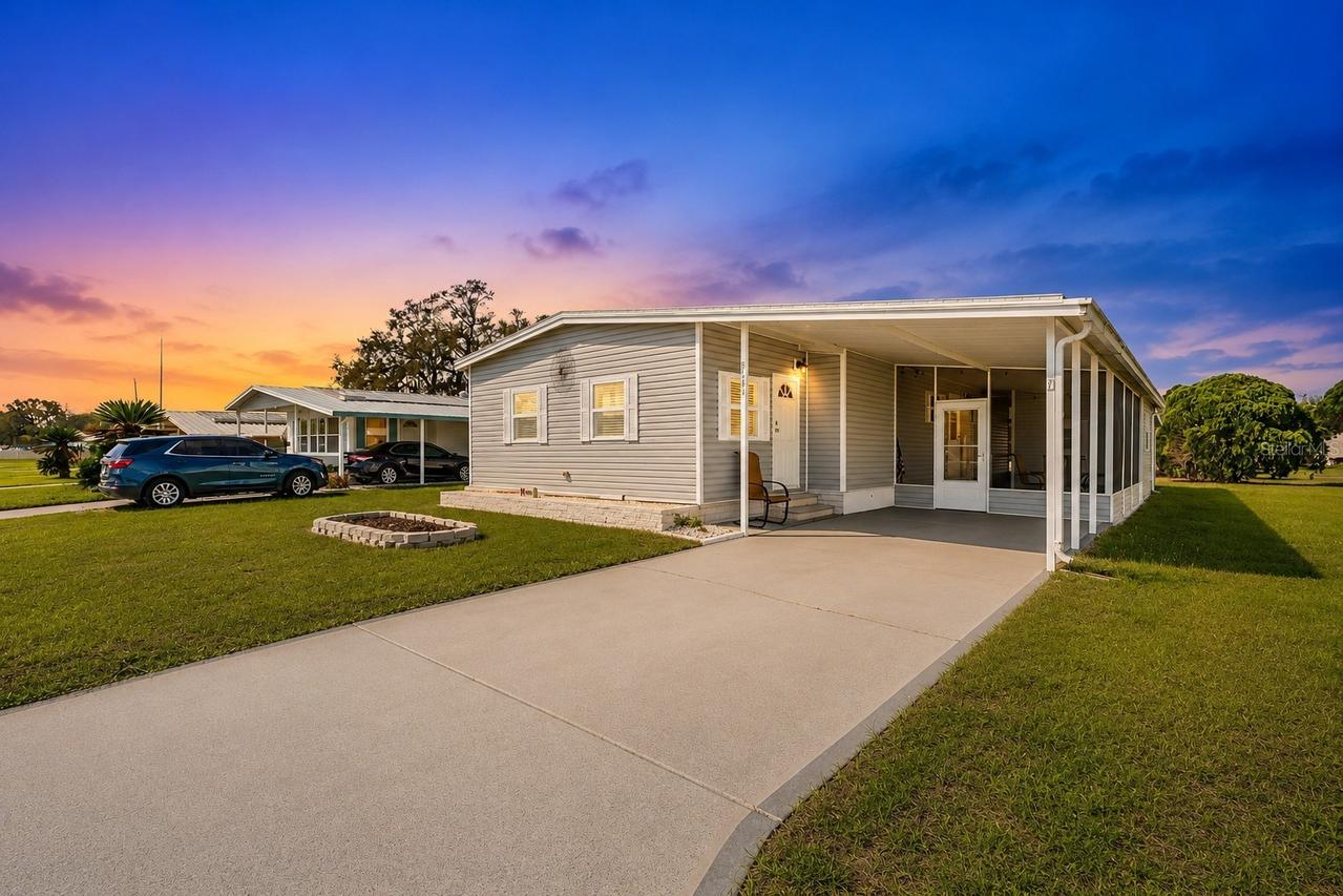 5541 Benton St., Zephyrhills, FL 33542