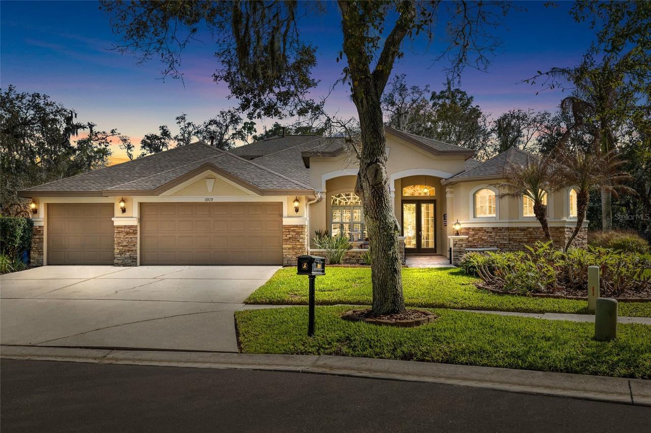 5919 Jaegerglen Dr., Lithia, FL 33547