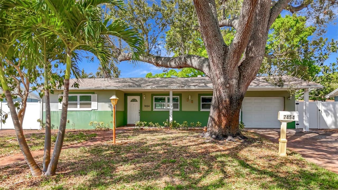 7454 Locust St., St Petersburg, FL 33702