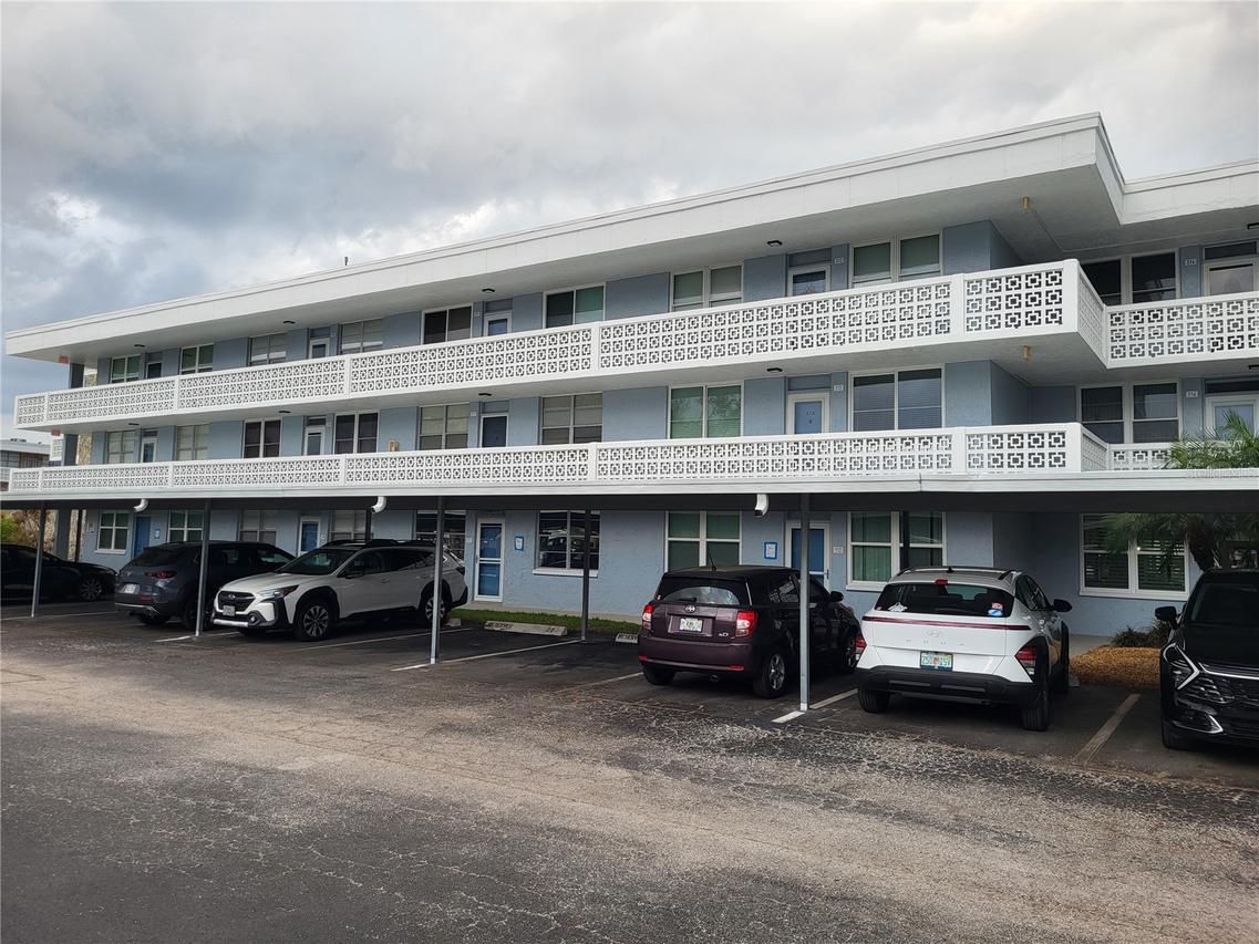 4895 Bay St. #212, St Petersburg, FL 33703