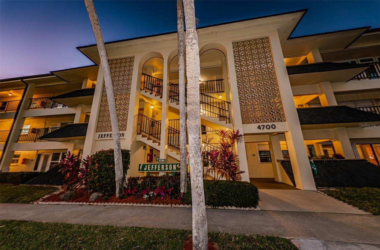 4700 Cove Cir. #110, St Petersburg, FL 33708