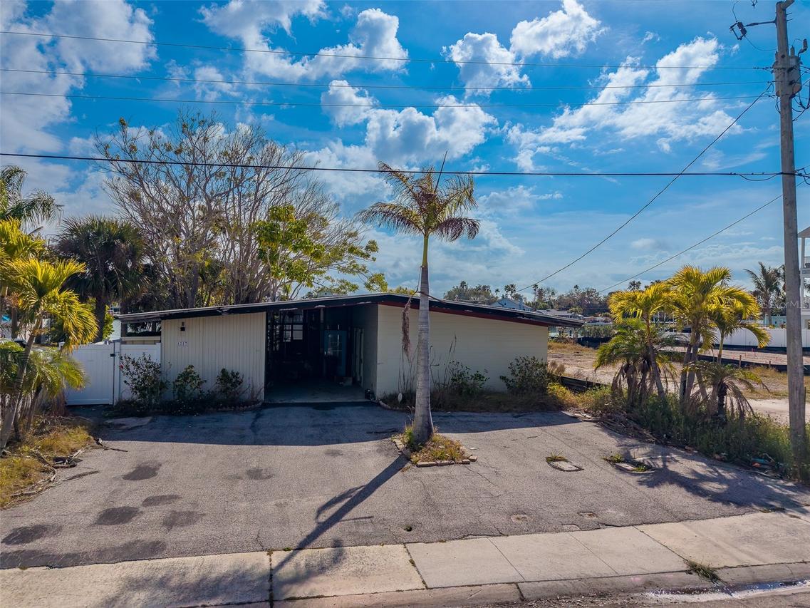 1217 Bay Shore Blvd., Indian Rocks Beach, FL 33785