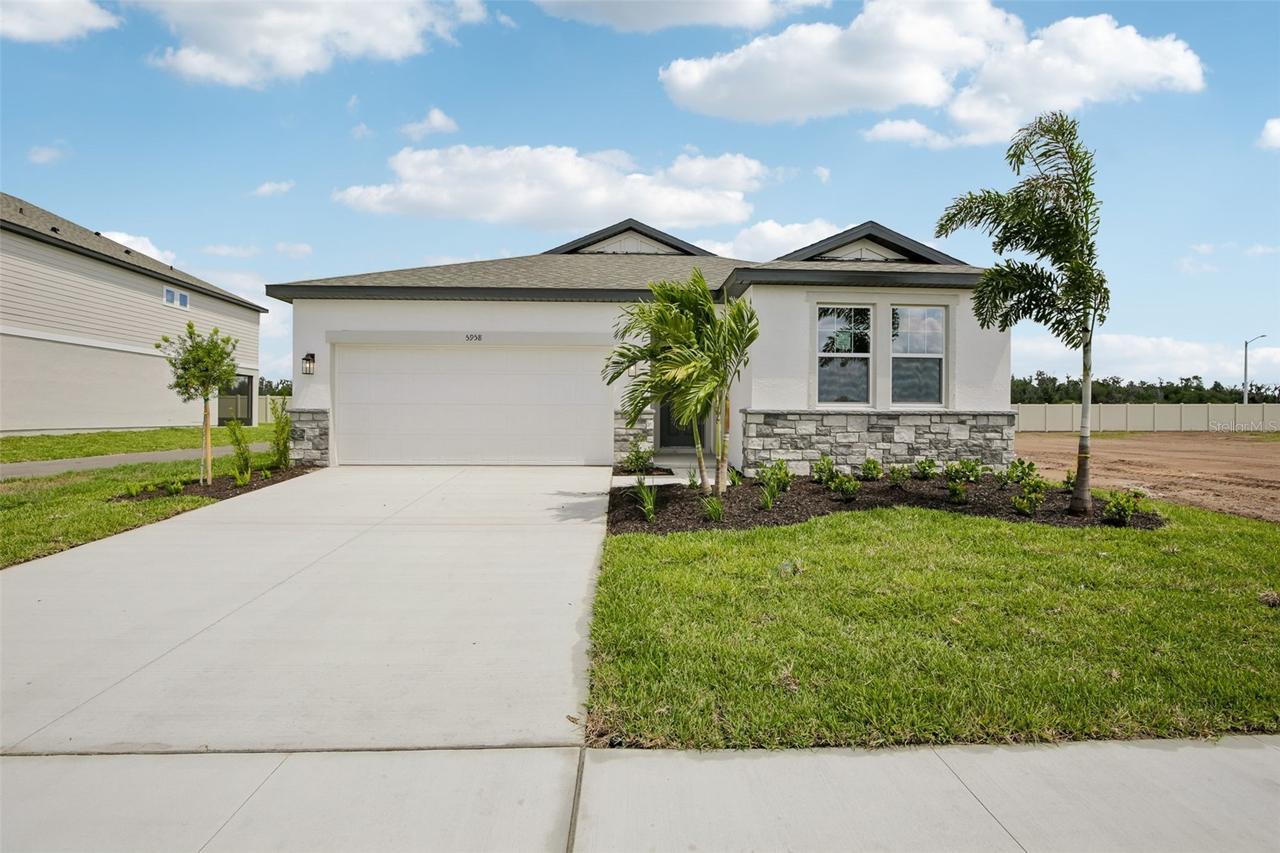 5958 Fresh Flora Dr., Wimauma, FL 33598
