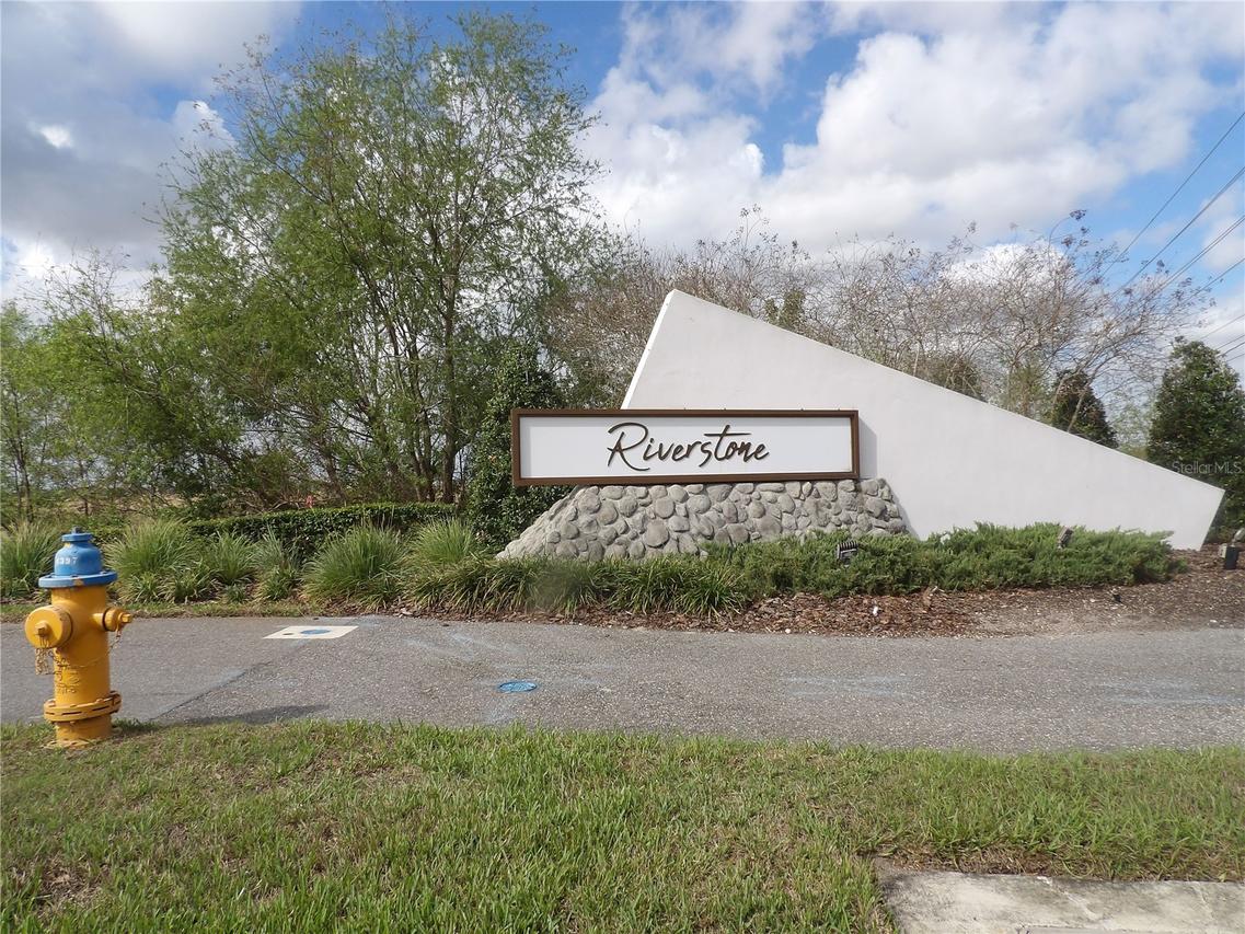 5613 Arlington River Dr., Lakeland, FL 33811