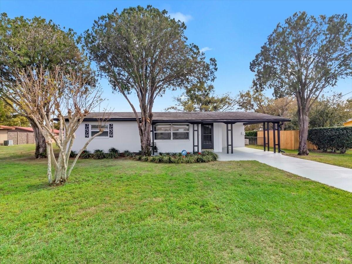 37136 Mandarin Ave., Zephyrhills, FL 33541