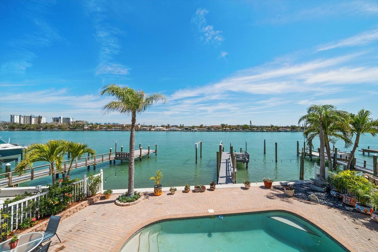 8685 E Bay Dr., Treasure Island, FL 33706