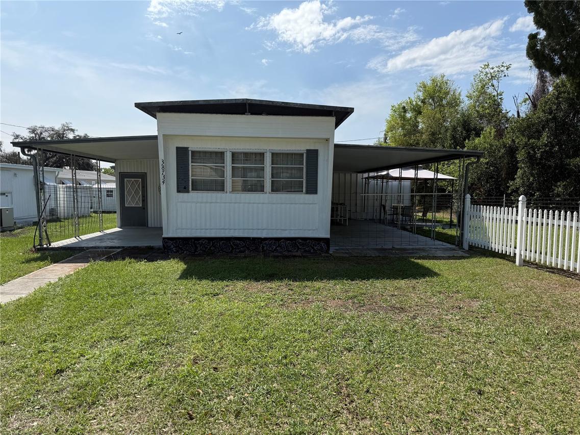38734 Minnesota Ave., Zephyrhills, FL 33542