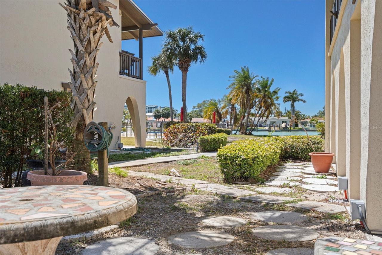 505 Plaza Seville Ct. #11, Treasure Island, FL 33706