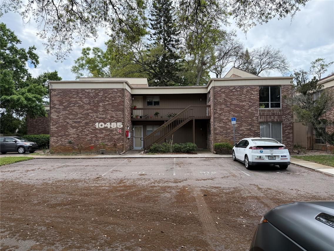 10485 Carrollbrook Cir. #120, Tampa, FL 33618