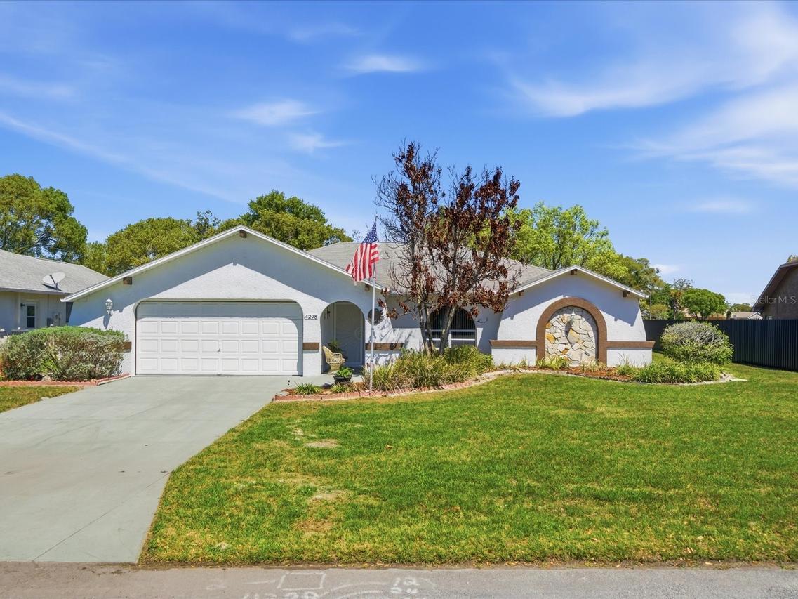 4298 Craigdarragh Ave., Spring Hill, FL 34606