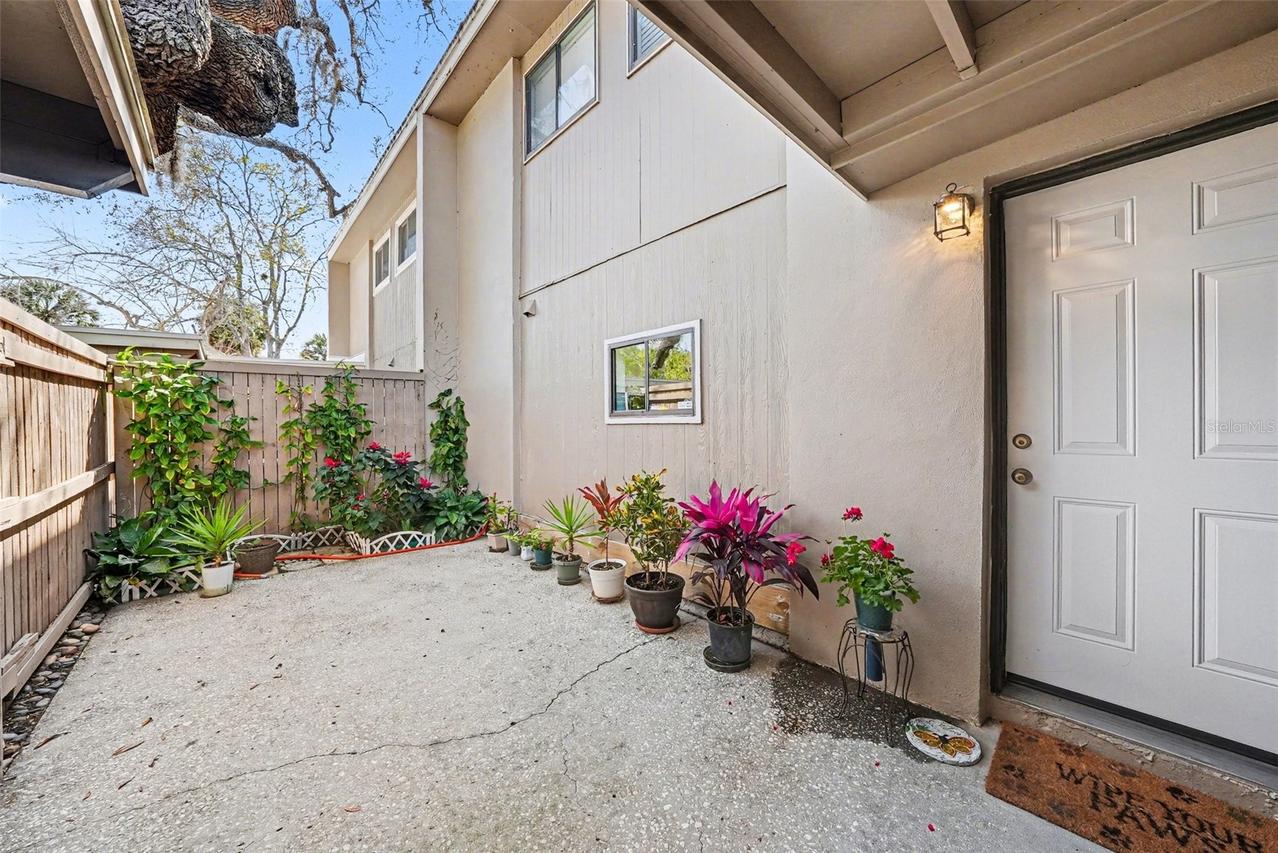 8606 Palm Ln. #116, Temple Terrace, FL 33637