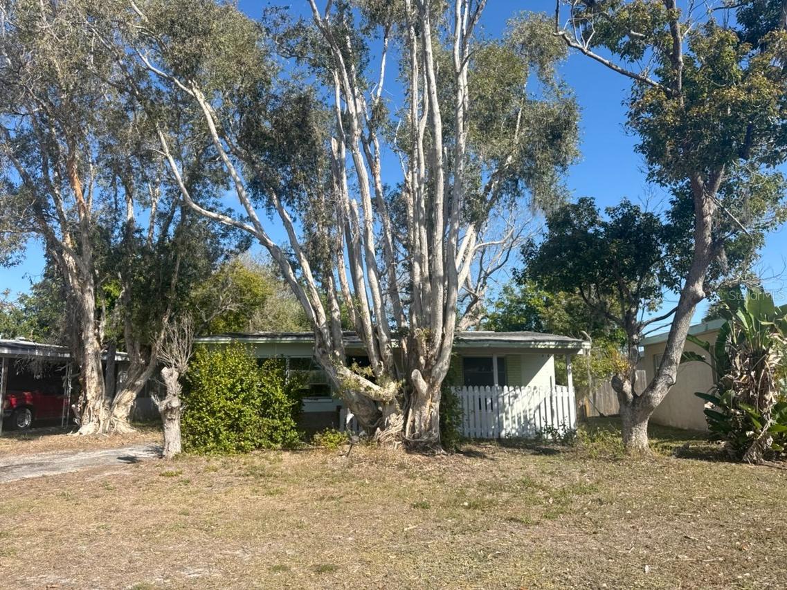 755 75th Ave., St Petersburg, FL 33702