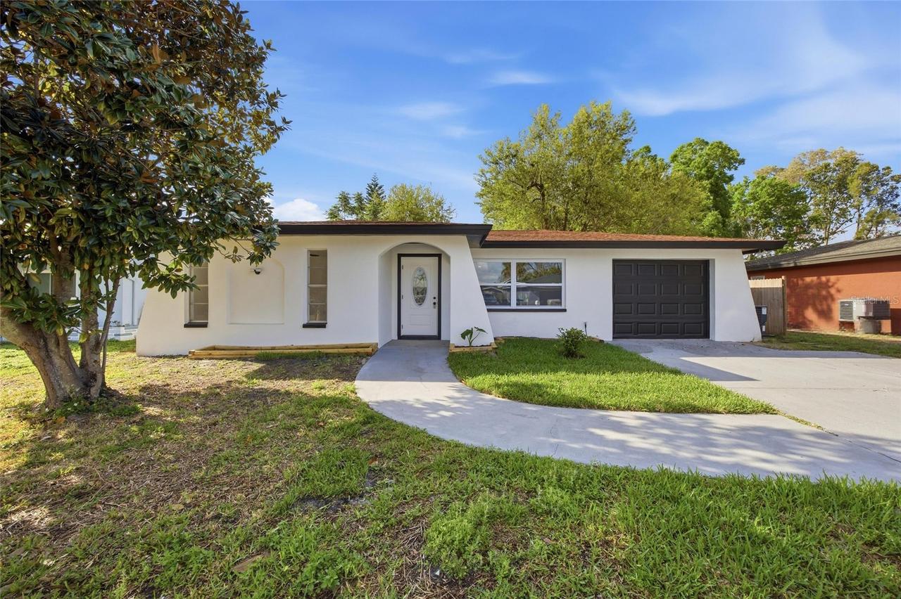 1811 Driftwood Cir., Oldsmar, FL 34677