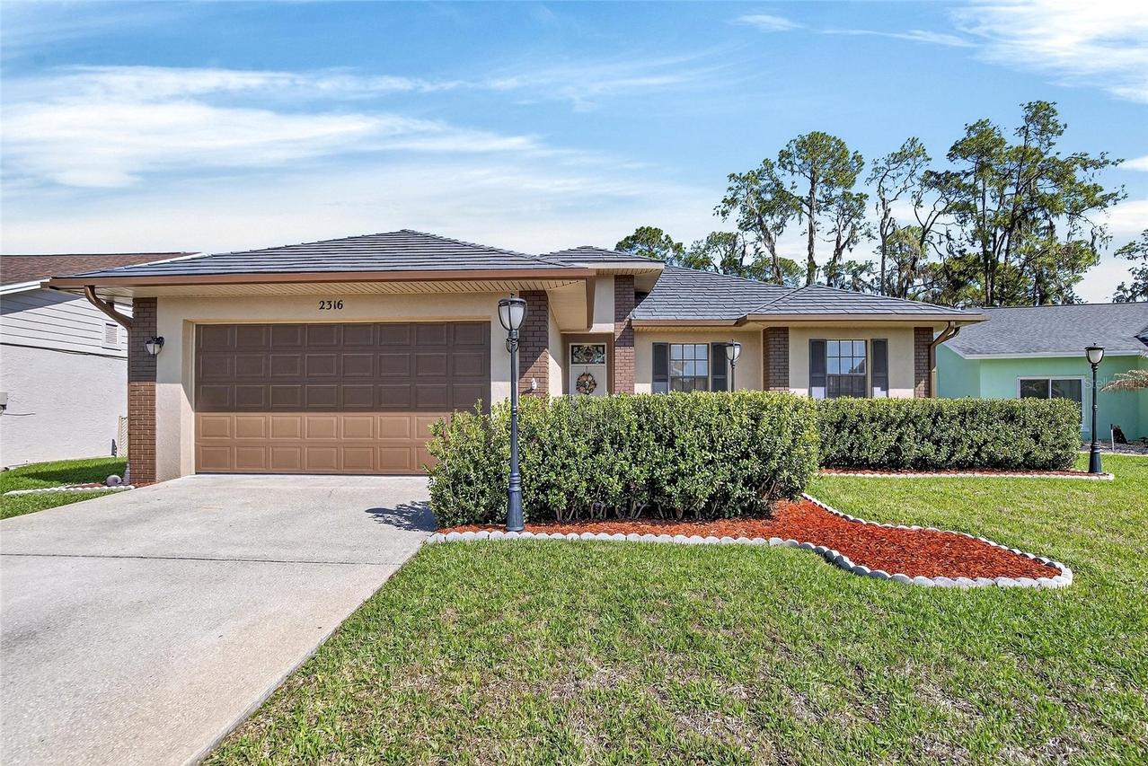 2316 Walden Pl., Plant City, FL 33566