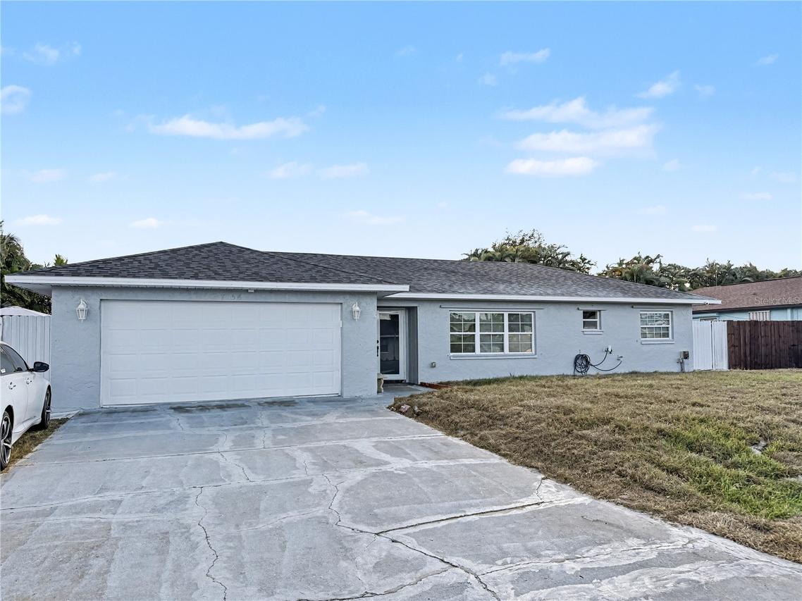 7658 Laurel Valley Rd., Fort Myers, FL 33967