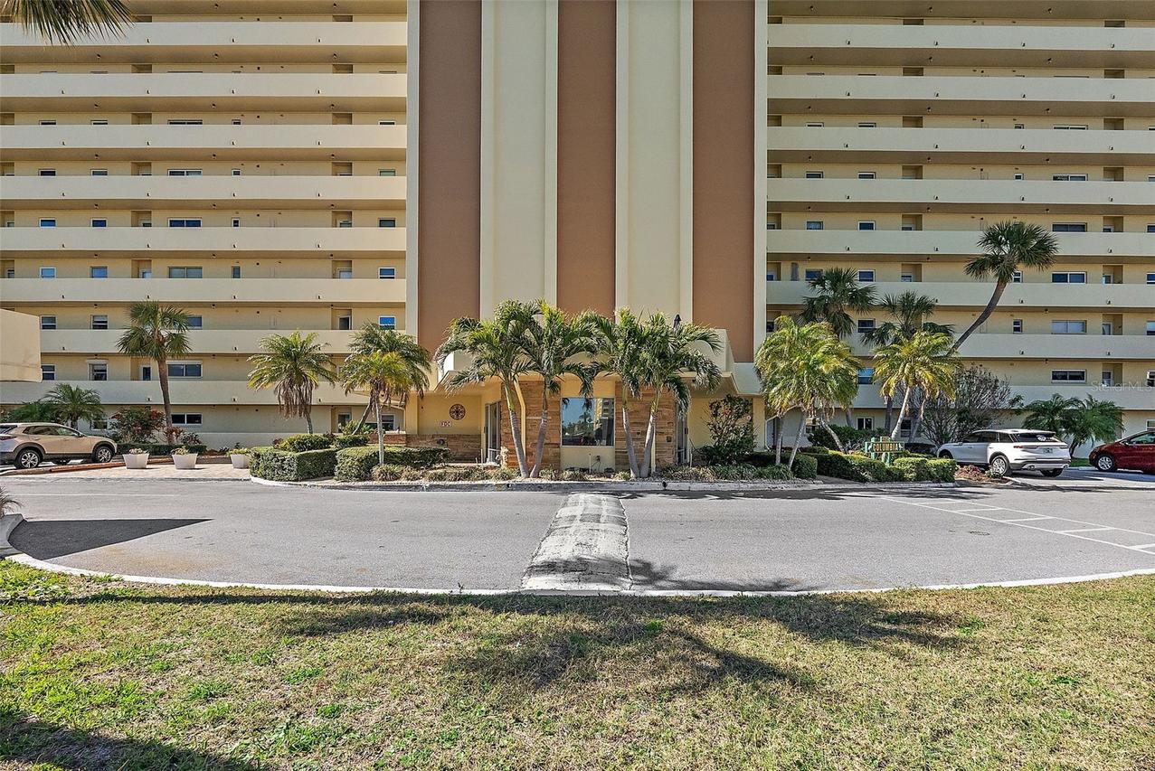 4725 Cove Cir. #704, St Petersburg, FL 33708