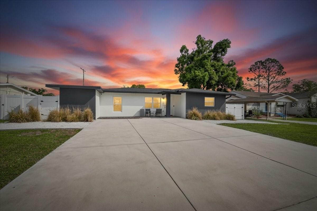 1507 W River Shore Way, Tampa, FL 33603