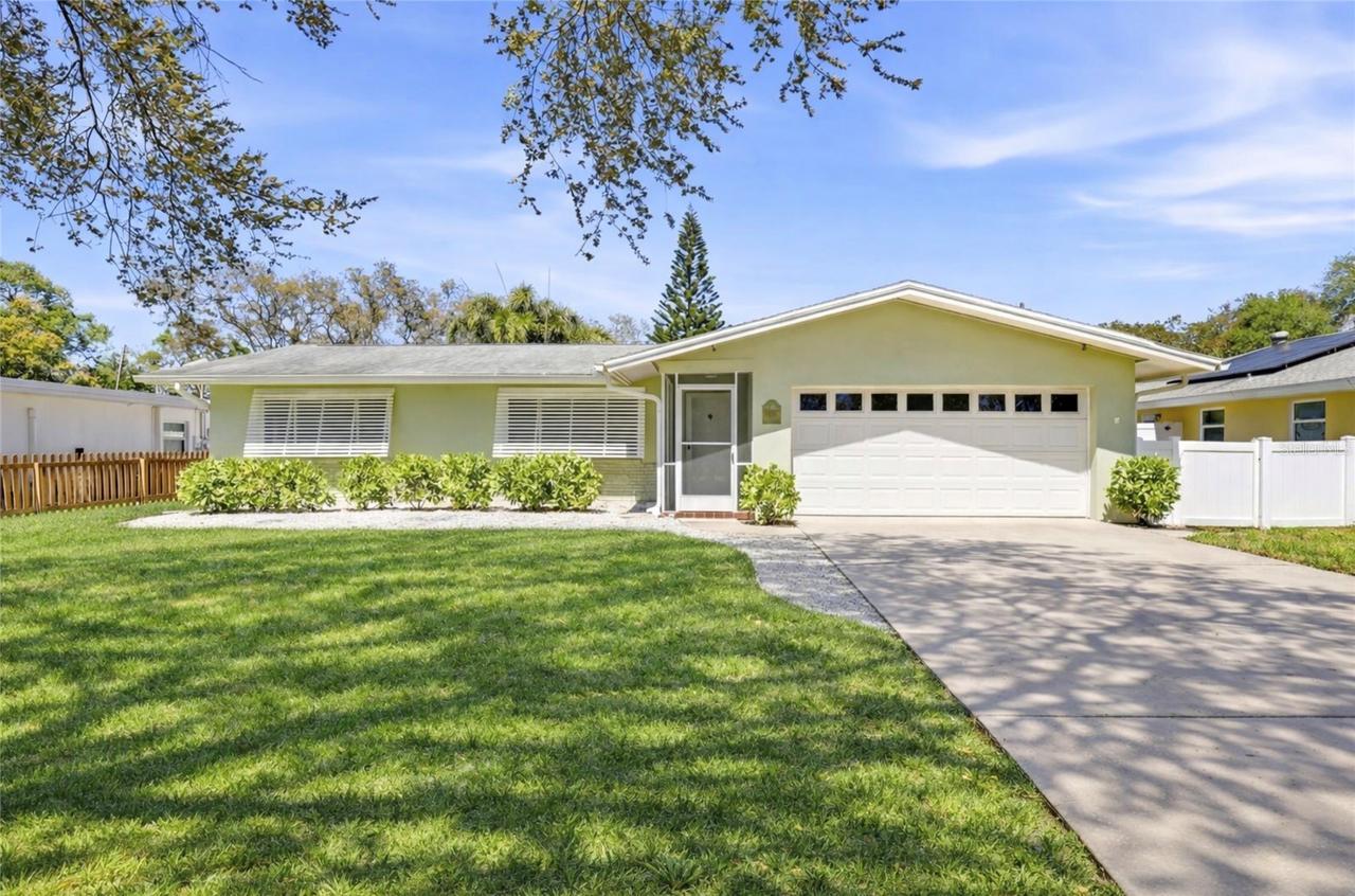 1022 Sunnydale Dr., Clearwater, FL 33755