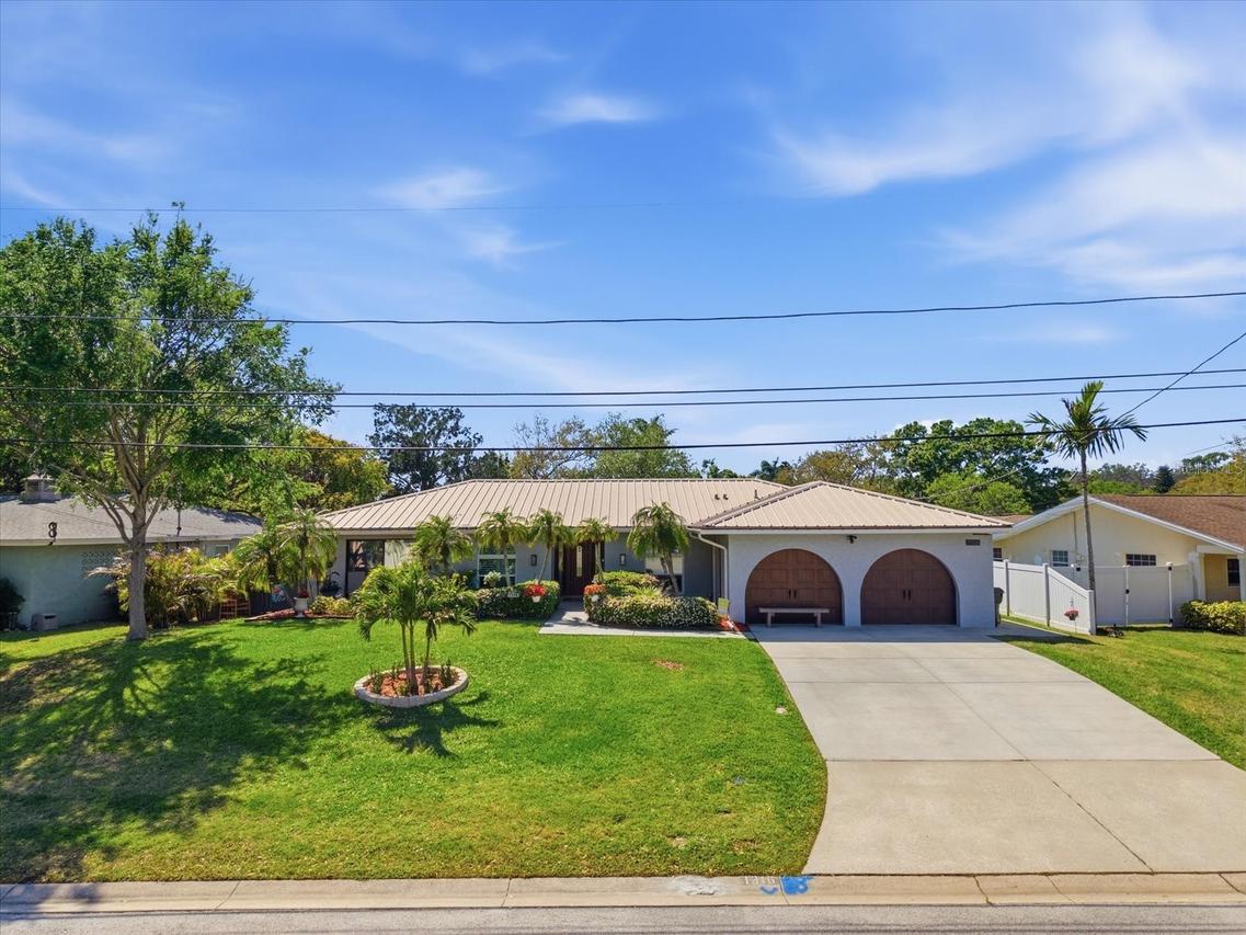 1316 Kennywood Dr., Largo, FL 33770