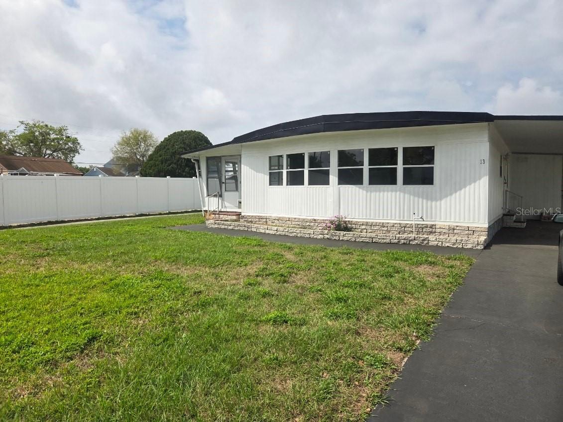 13 Hamilton Ln., Palm Harbor, FL 34684