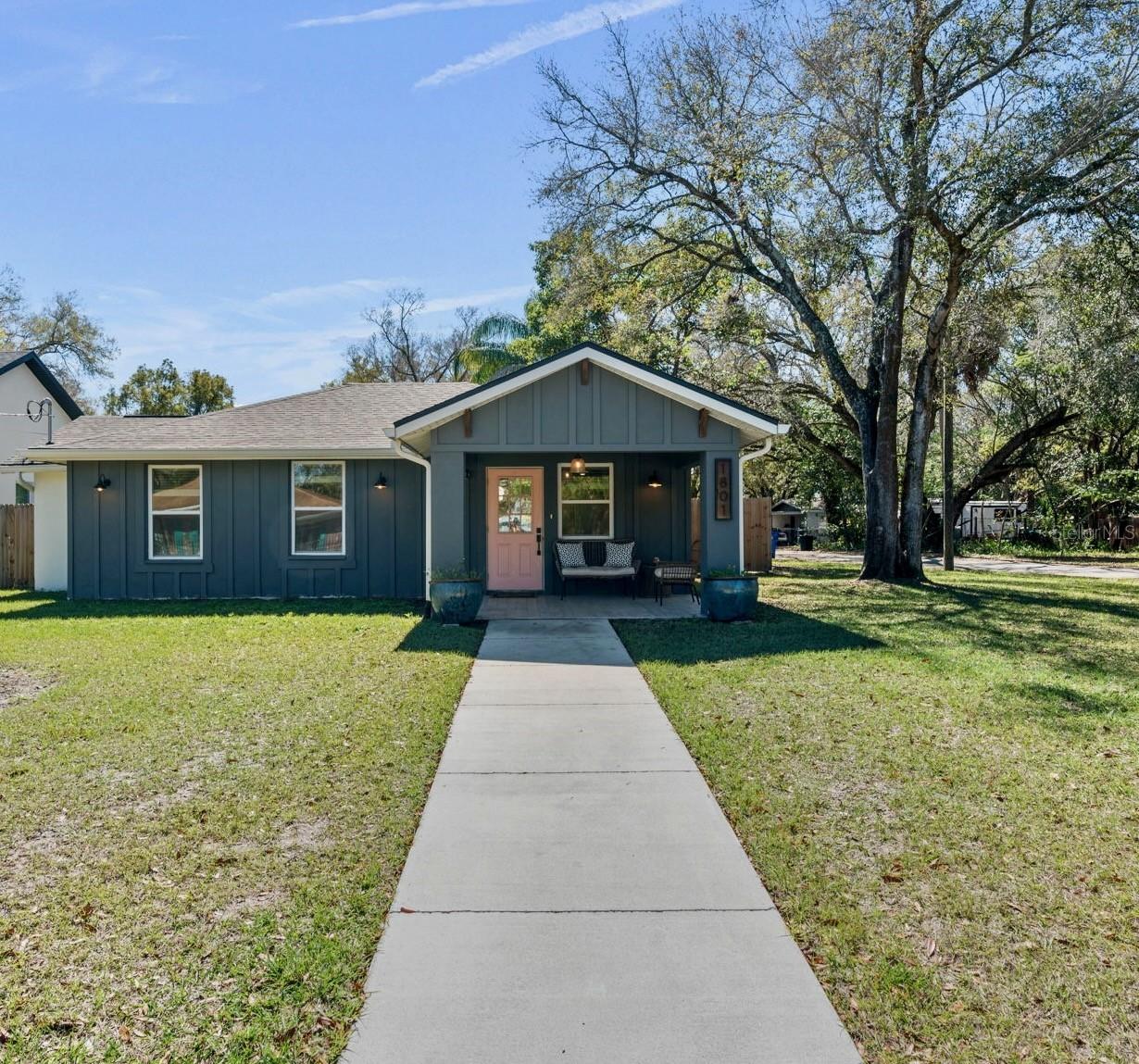 1801 E Knollwood St., Tampa, FL 33610