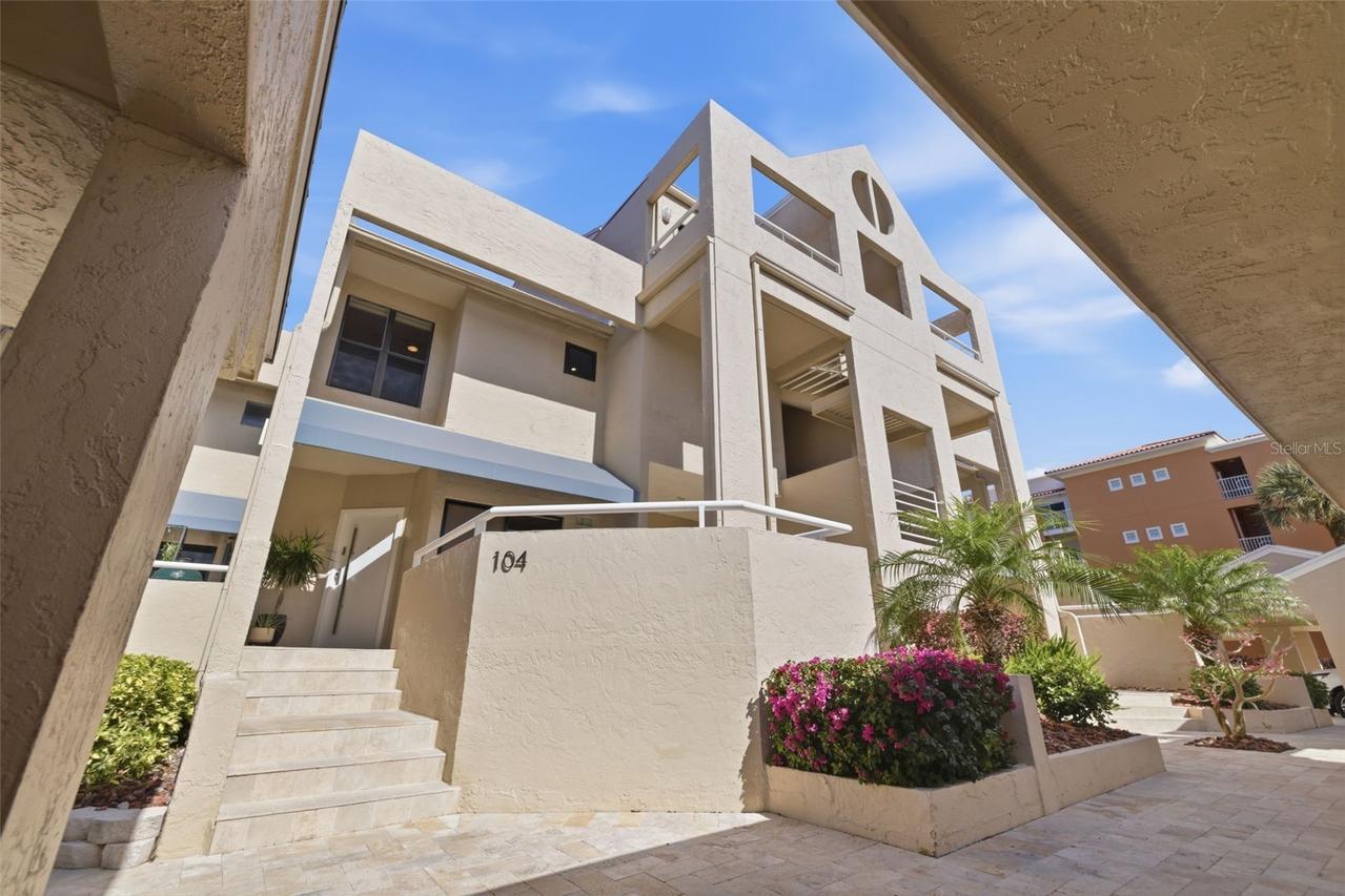 722 Pinellas Bayway #104, Tierra Verde, FL 33715