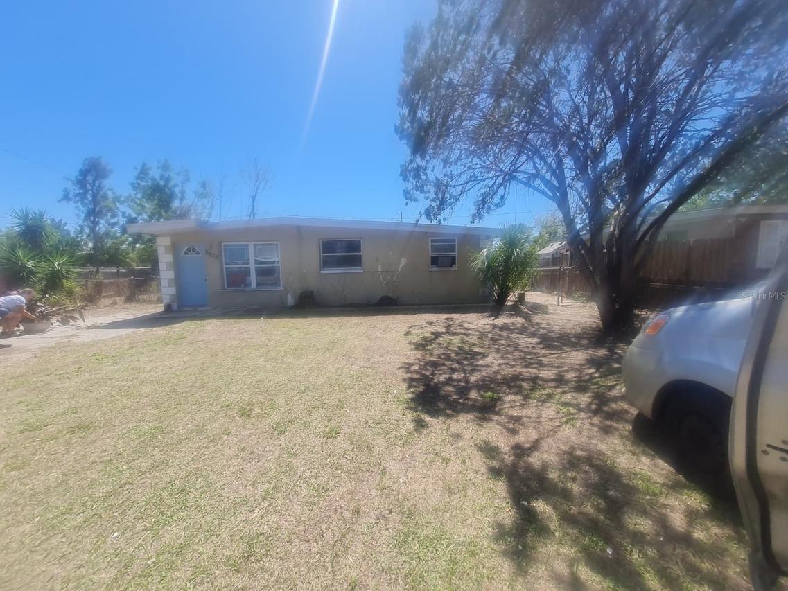 8828 91st Ter., Seminole, FL 33777