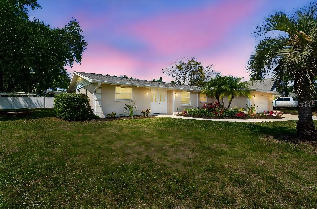 994 S Brink Ave., Sarasota, FL 34237