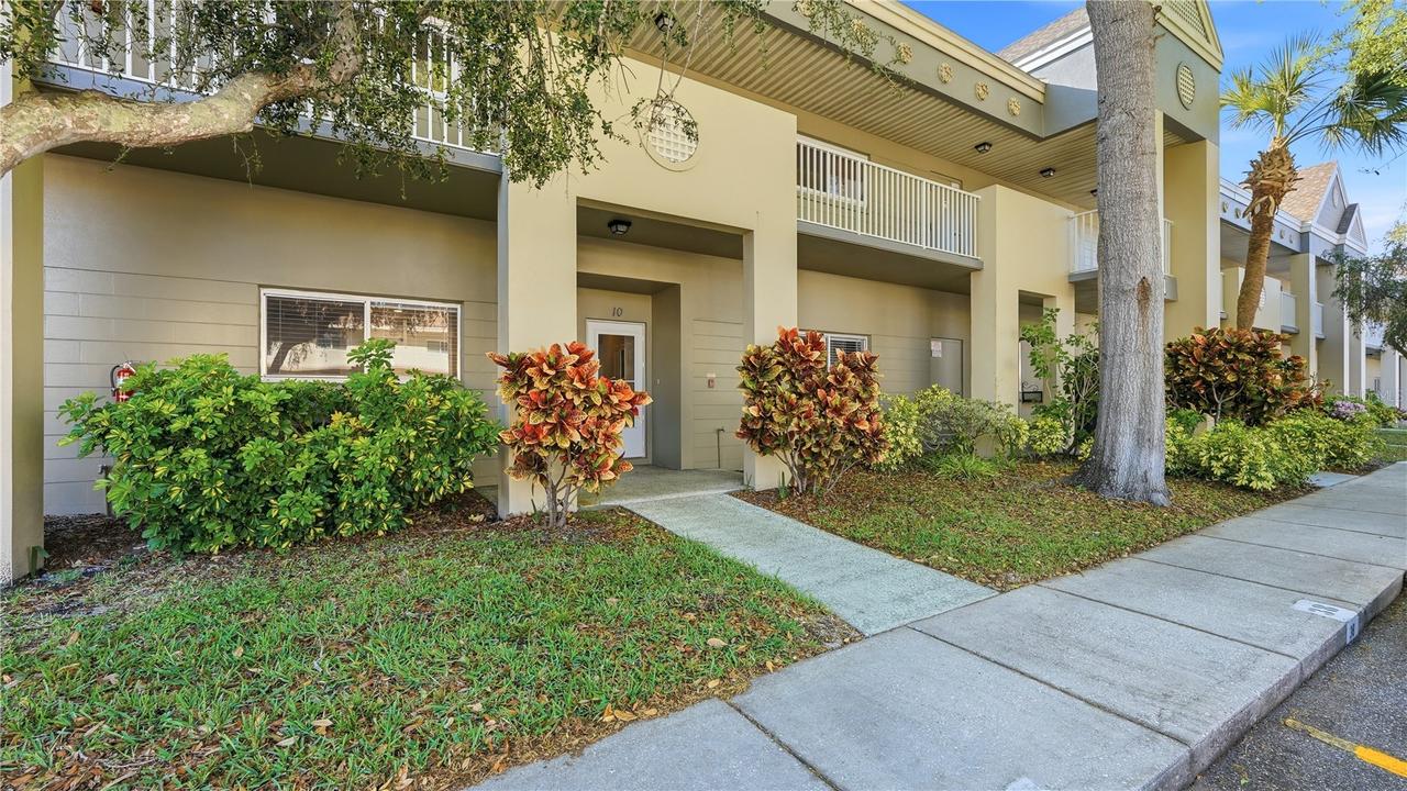2296 Monaco Ln #10, Clearwater, FL 33763