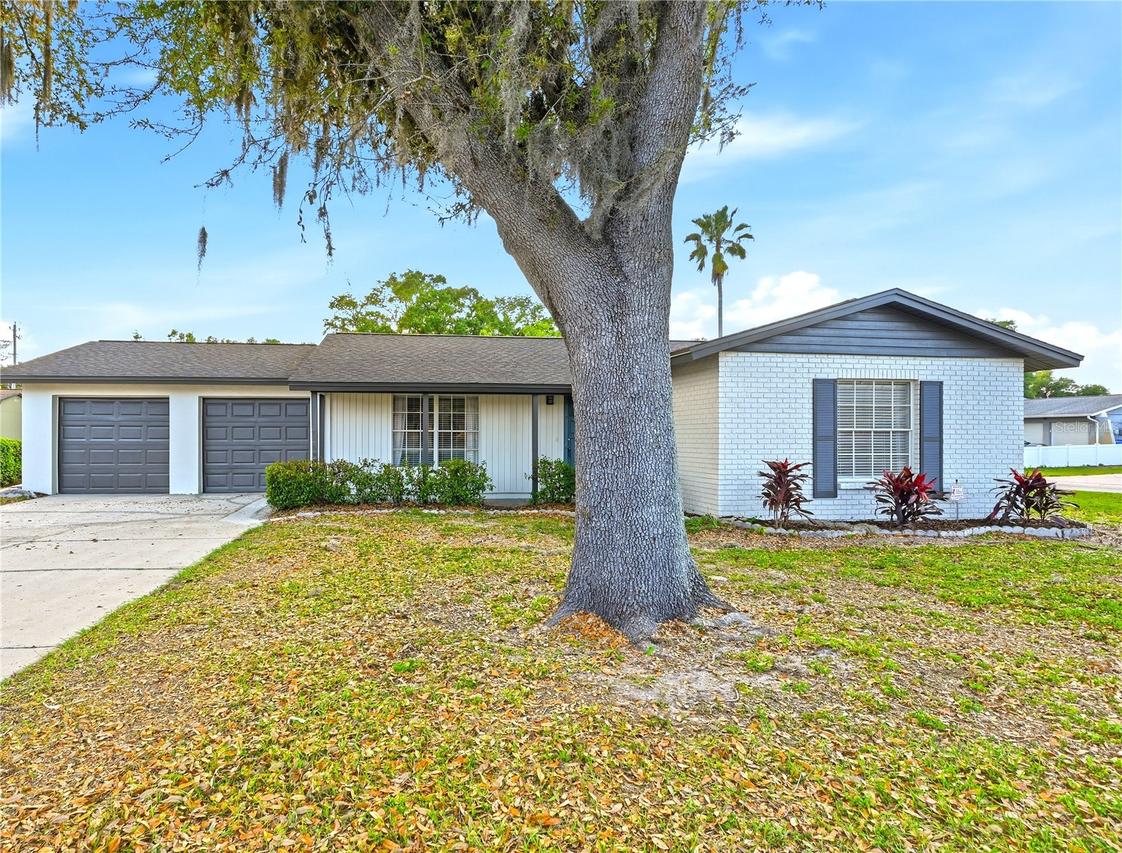 18320 Dolly Brook Ln., Lutz, FL 33549