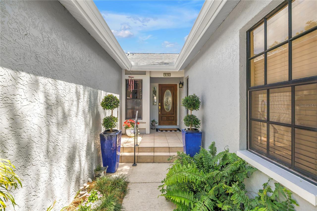 992 San Carlos Ct., St Petersburg, FL 33702